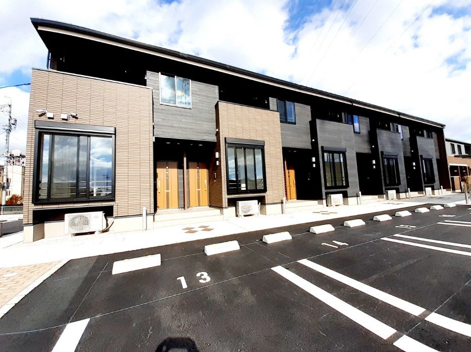 カルムロジェⅢの外観画像