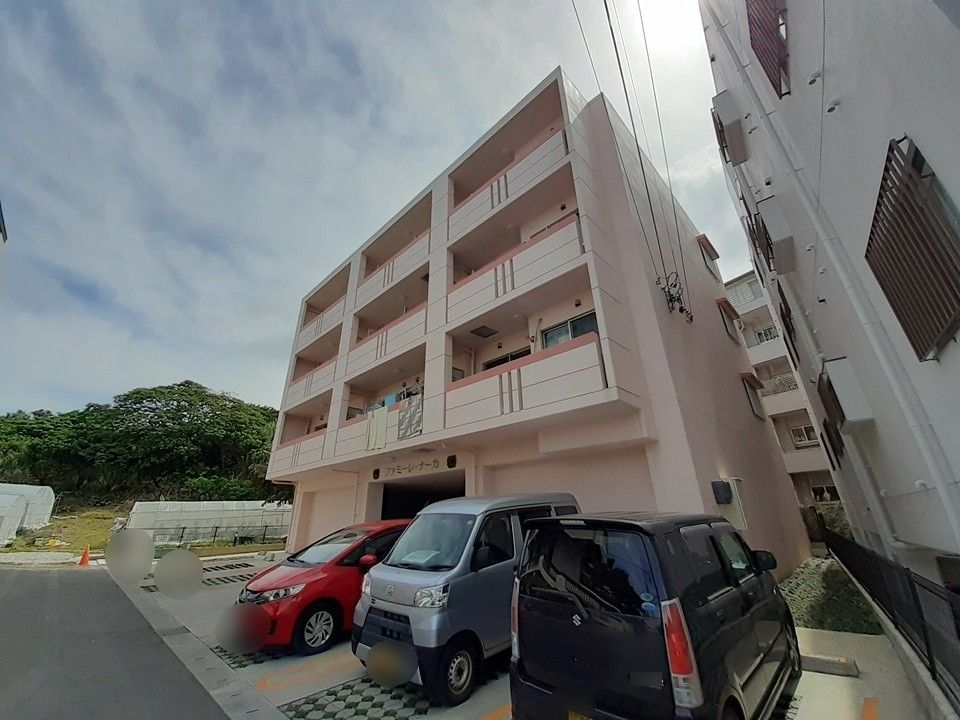 ファミーレ・ナーカの外観画像