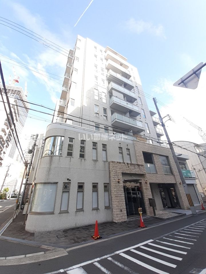 アースブルージュの外観画像