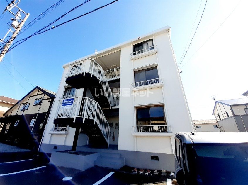 マンション弥栄B棟の外観画像