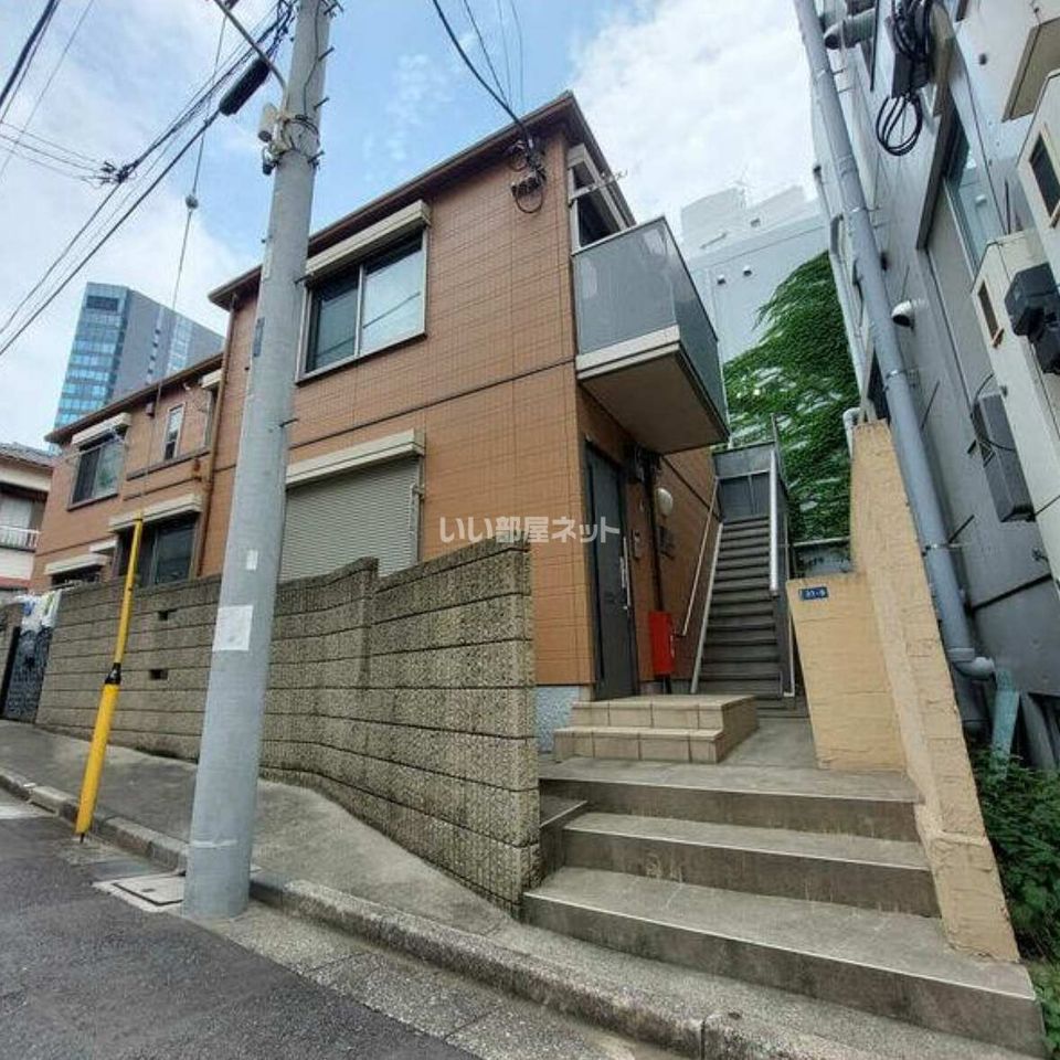 フローレス神宮前の外観画像