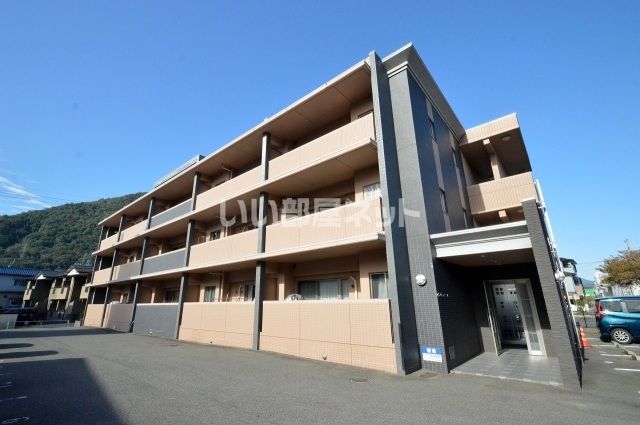 ヴェリテアムールの外観画像