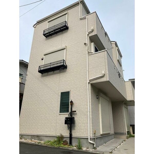 本牧間門戸建の外観画像