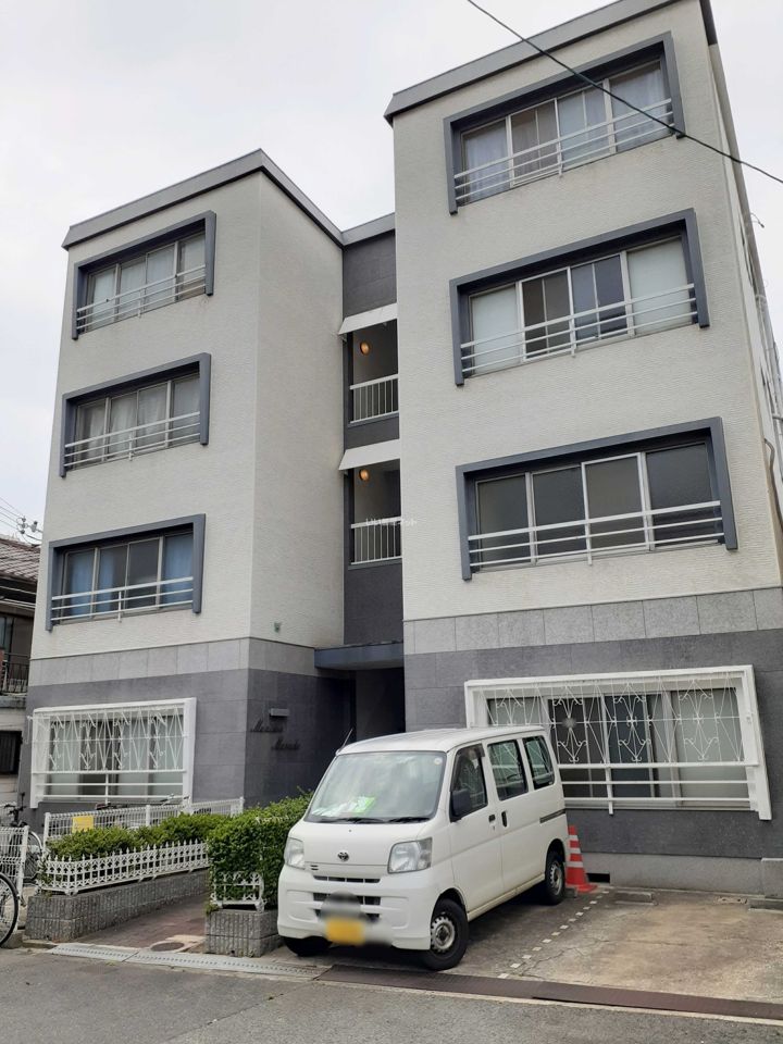 マンション丸保の外観画像