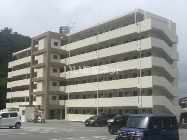 グリーンパレス渡具知の外観画像