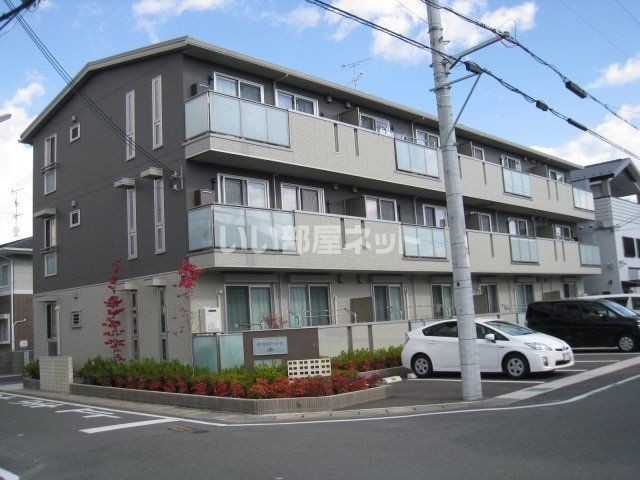 アドミラブールA棟の外観画像