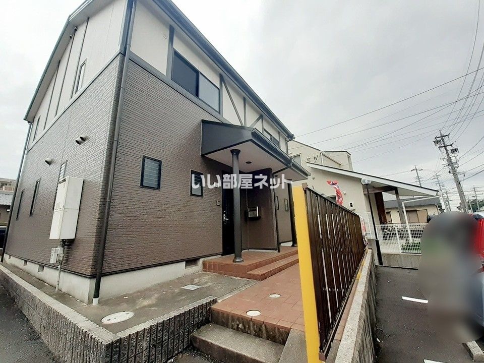 フローレス A棟の外観画像