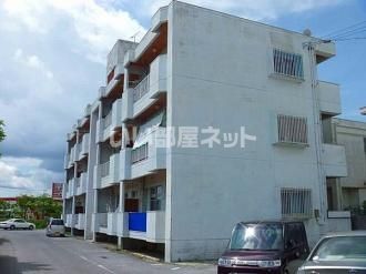 屋良アパートの外観画像