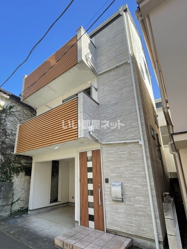 中野区本町2丁目戸建の外観画像