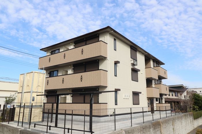 トリシアひがし野の外観画像