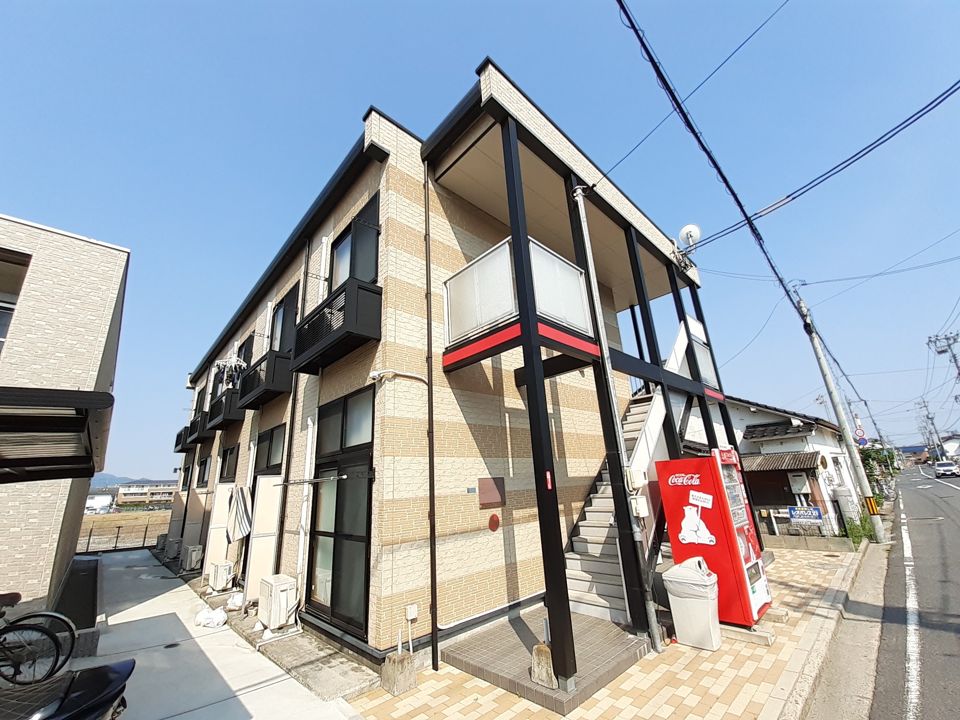 レオパレスリシェシールの外観画像