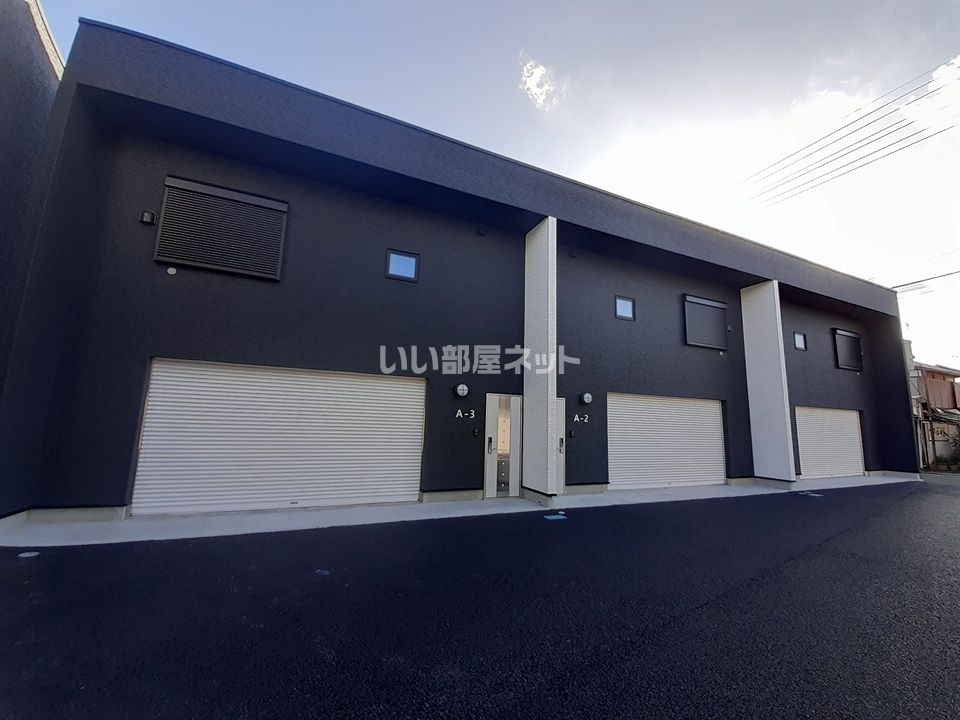 ギャラン中間ガレージA棟の外観画像