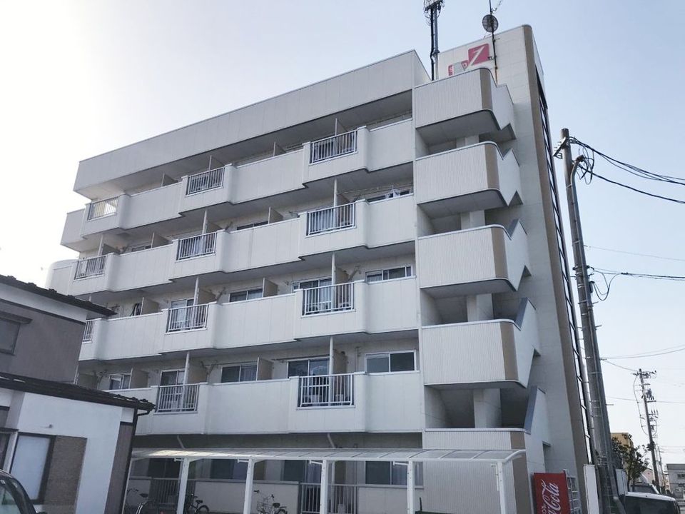 STEP1マンションの外観画像