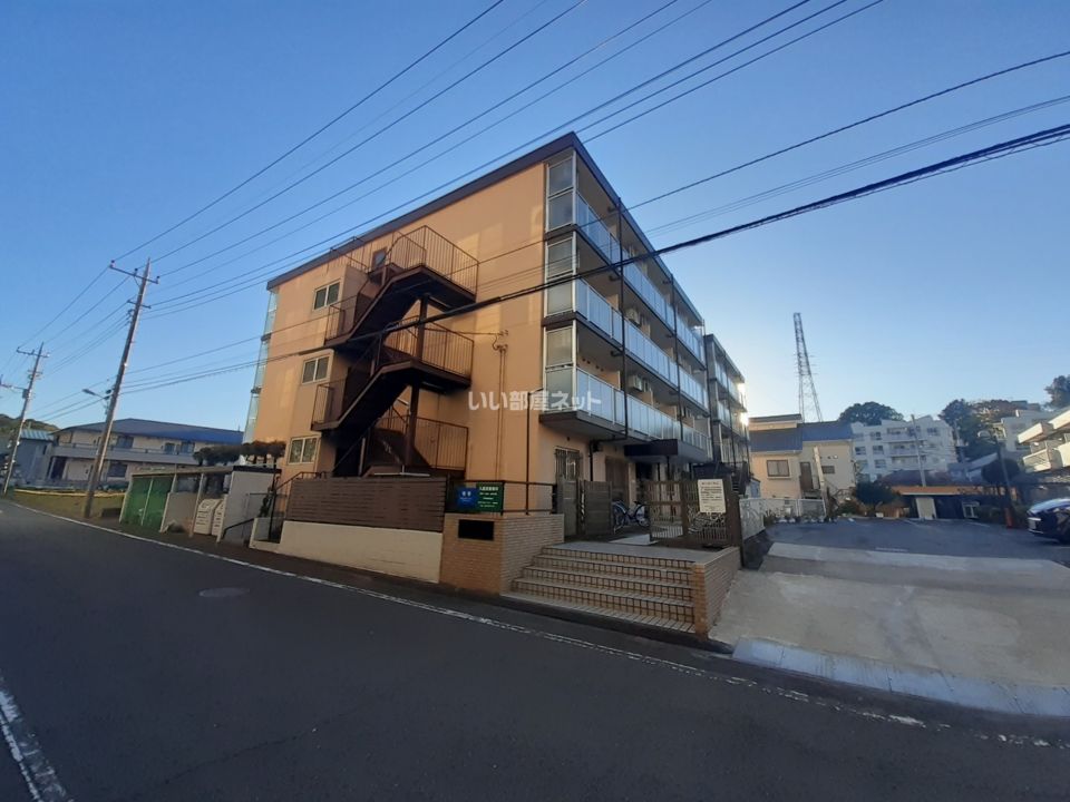ラフィーネ学生マンションの外観画像