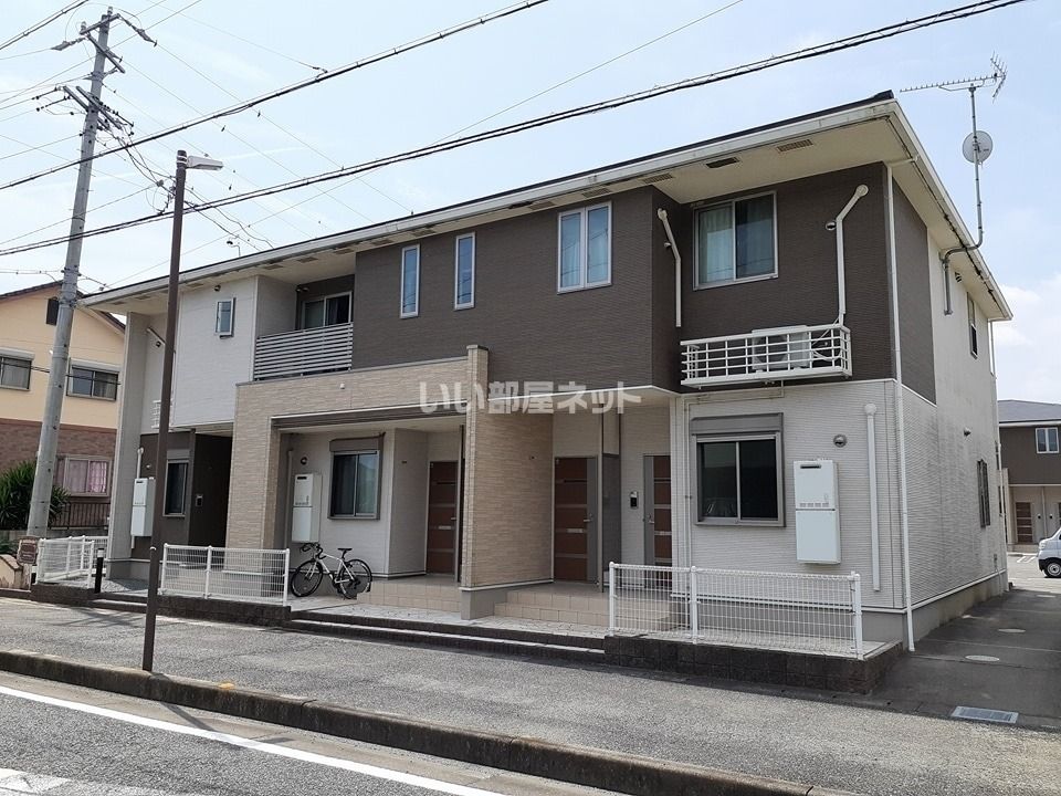 ラゲット・モンターニャ B棟の外観画像