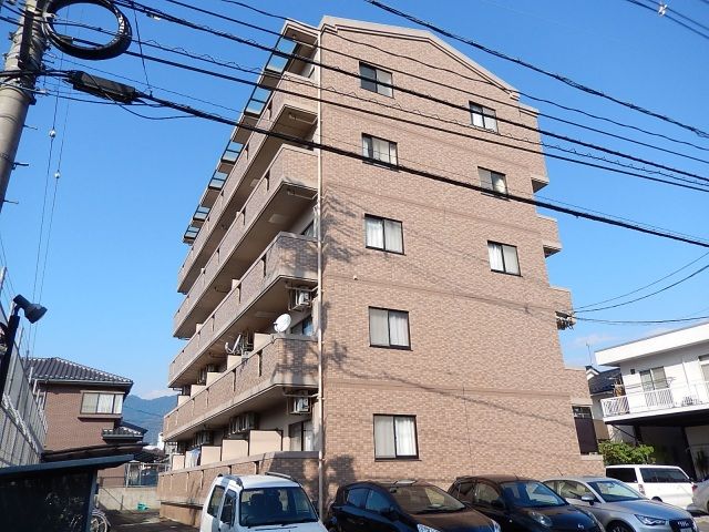 ティアラサイワの外観画像