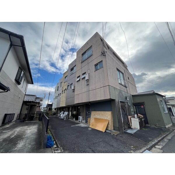 一宮市藤塚町3丁目テラスハウスの外観画像