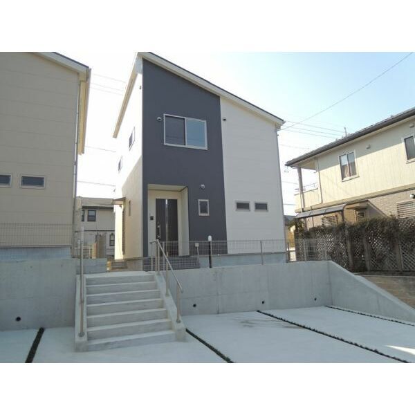 黒笹いずみ二丁目戸建賃貸住宅A棟の外観画像