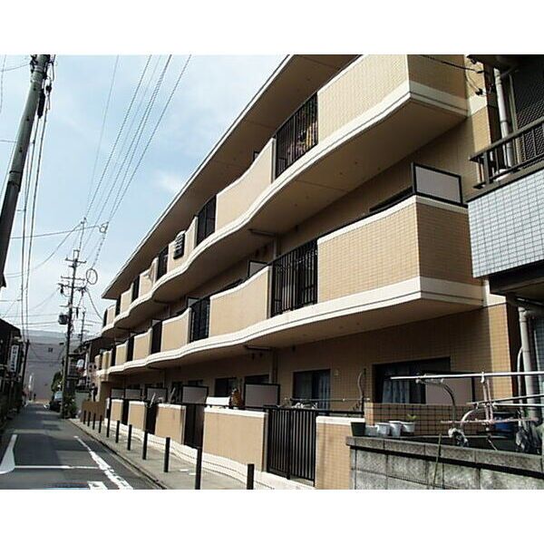 ファミリーハウス天塚の外観画像