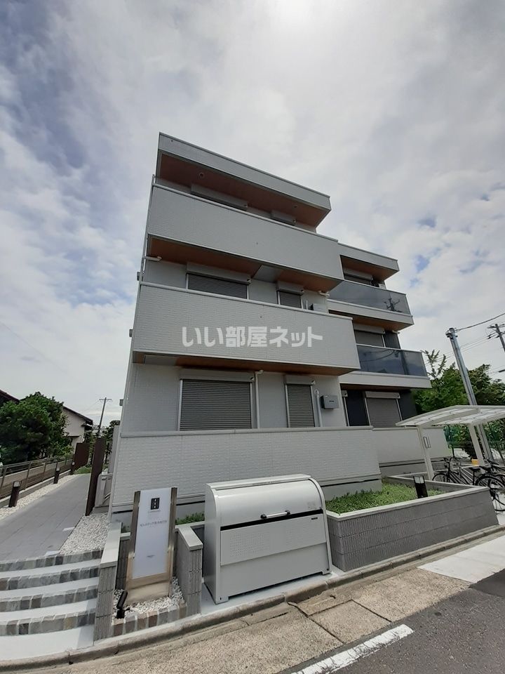 セレスティア荒子四丁目の外観画像
