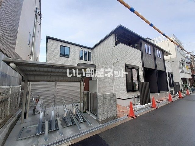 アヴァンザーレの外観画像