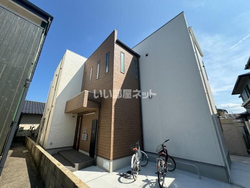 G-smart和白の外観画像