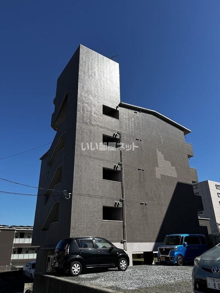 コムズ学園前の外観画像