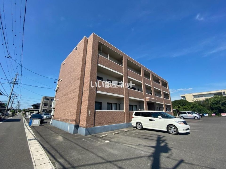ウッドベルスクエアB棟の外観画像