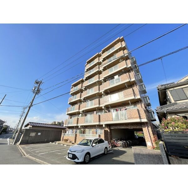 ドエルウエストの外観画像