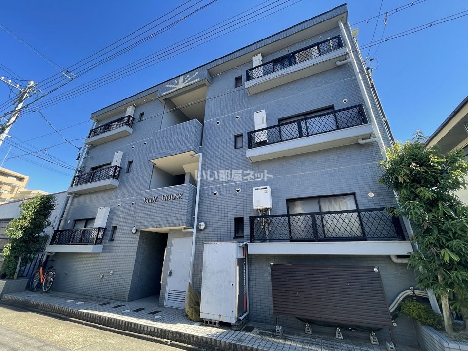 BLUE HOUSEの外観画像