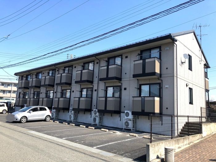 イミグラント クローバーの外観画像