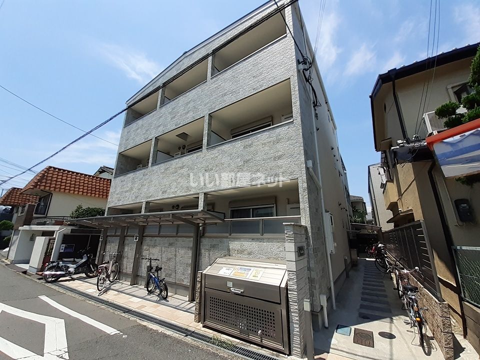 アン・リラの外観画像