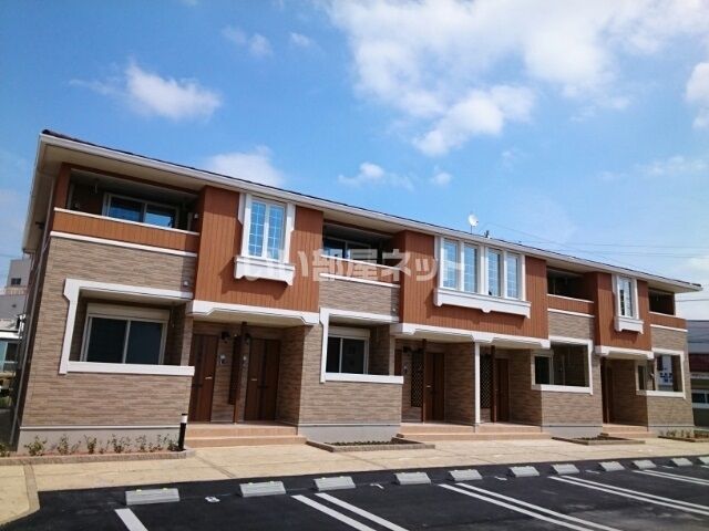 バンベージュ THREEの外観画像