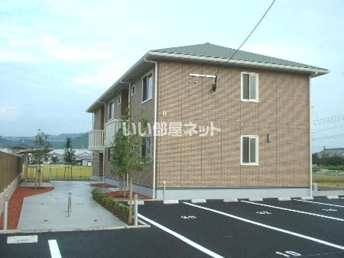 グランドゥールZ B棟の外観画像
