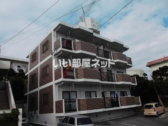 グリーンヒル比嘉の外観画像