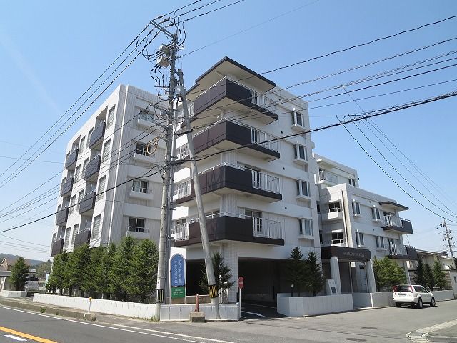 ペット飼育可物件。米子・安来を結ぶ『マンション栂森』の外観画像