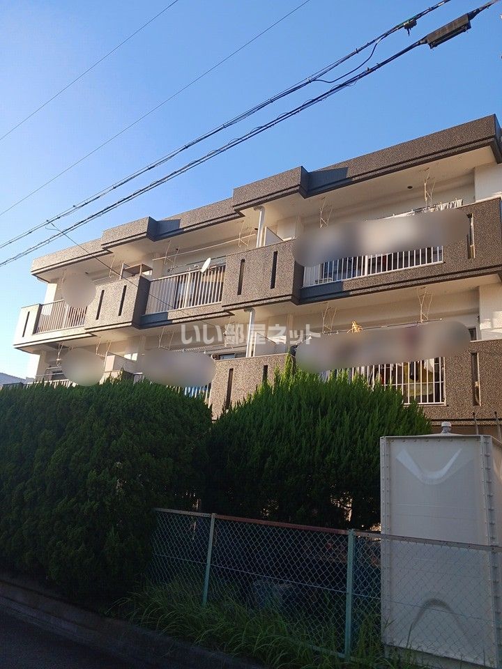 ハイツスペイン村の外観画像