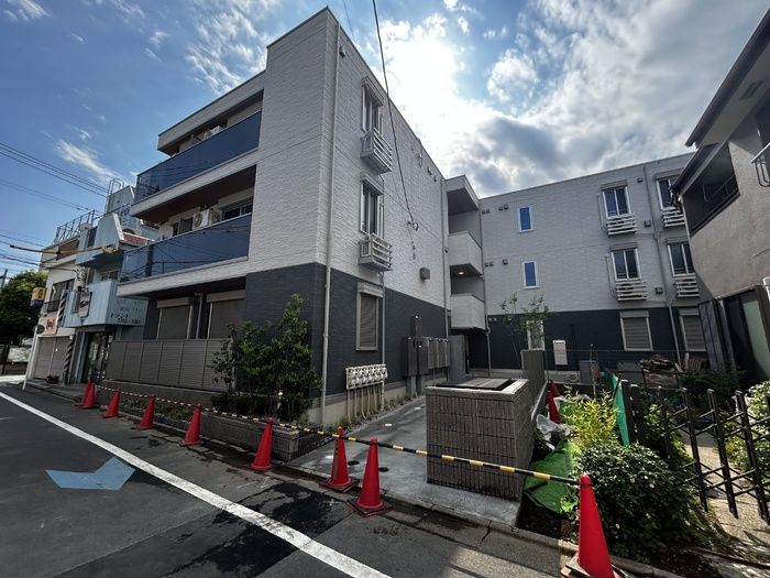 DPaina中央の外観画像