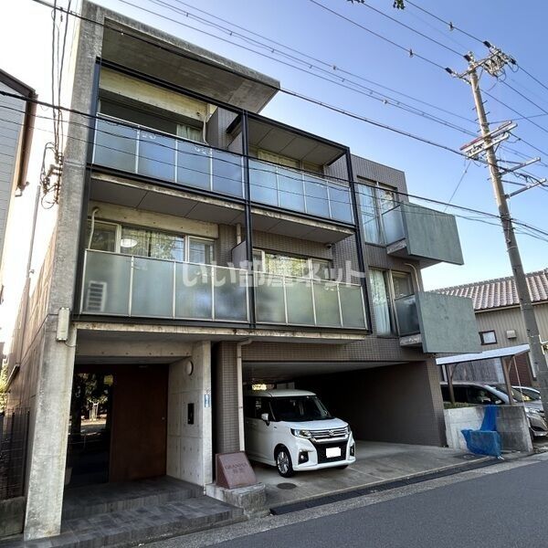 グランピア鶴里の外観画像
