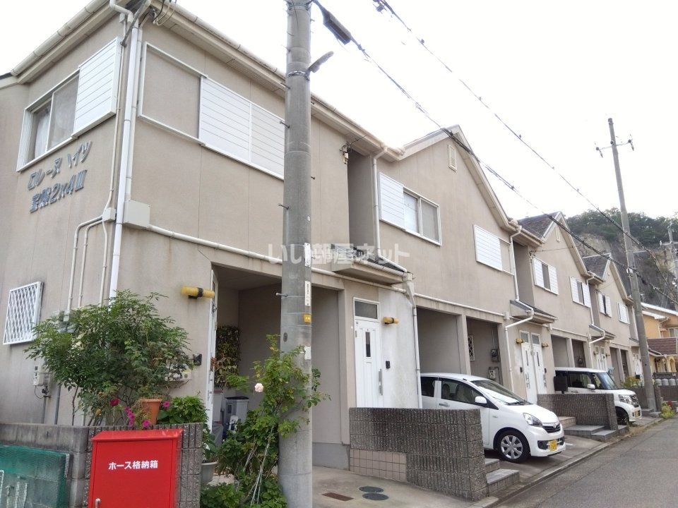 ロレーヌハイツ宝殿2x4Ⅲの外観画像