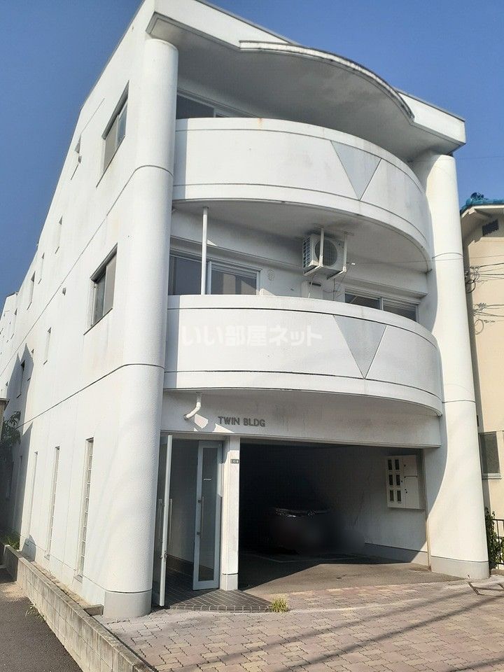 ツインビルの外観画像