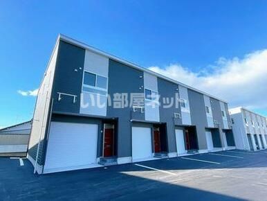 ガレージハウス南台Aの外観画像