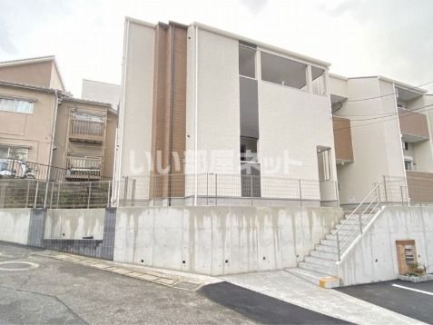 リリーヒルズの外観画像