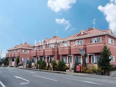 ヨーロピアンシャレー光の森北 A棟の外観画像