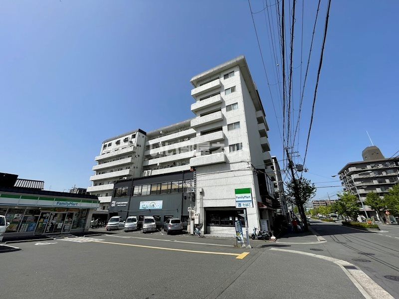 クエスト御池の外観画像