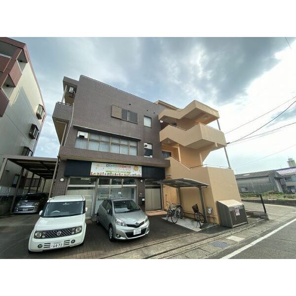 アドラブールの外観画像