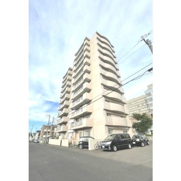 エメラルドグリーン中の島の外観画像