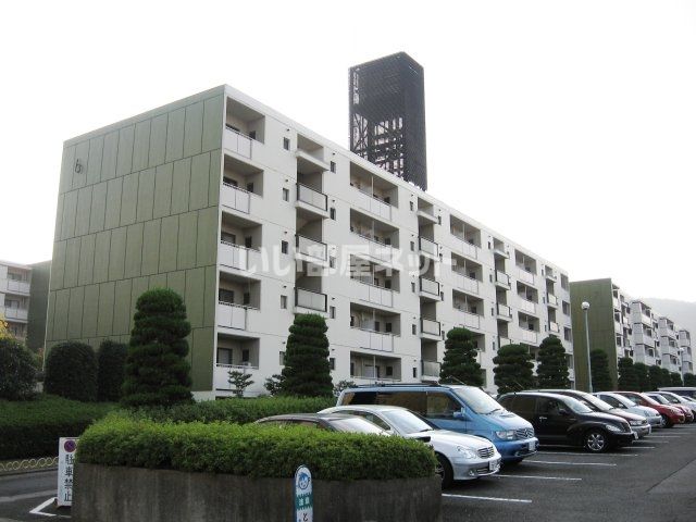 嵐山ロイアルハイツ6号棟の外観画像
