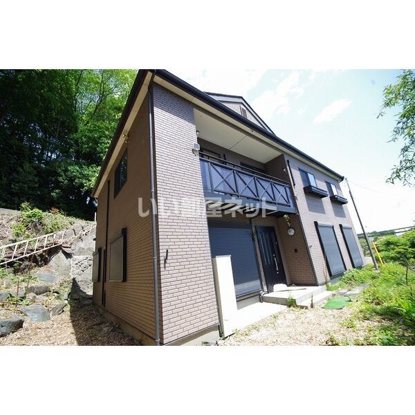 下岡本町二世帯戸建の外観画像