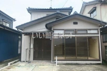 鶴田1丁目貸戸建住宅の外観画像